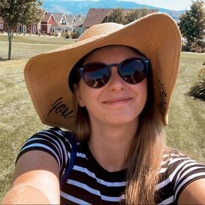 Meet your Posher, Brooke